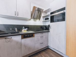 22166527-Ferienwohnung-4-Zell am See-300x225-2