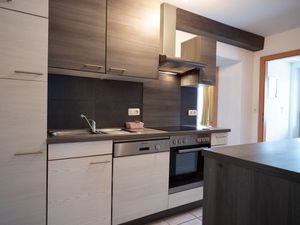 22192651-Ferienwohnung-11-Zell am See-300x225-1