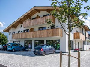 23018841-Ferienwohnung-4-Zell am See-300x225-1