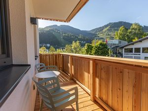 23018829-Ferienwohnung-4-Zell am See-300x225-1