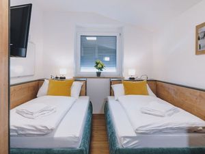 23284804-Ferienwohnung-6-Zell am See-300x225-5