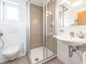 23543358-Ferienwohnung-7-Zell am See-300x225-4