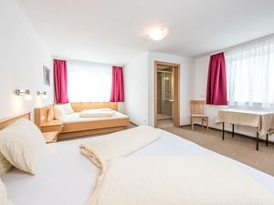 23543358-Ferienwohnung-7-Zell am See-300x225-1