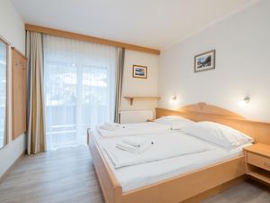 23925568-Ferienwohnung-6-Zell am See-300x225-3