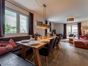 23895131-Ferienwohnung-9-Zell am See-300x225-1