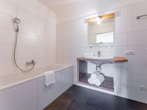 23895132-Ferienwohnung-15-Zell am See-300x225-5