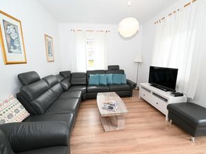 24026390-Ferienwohnung-8-Zell am See-300x225-3