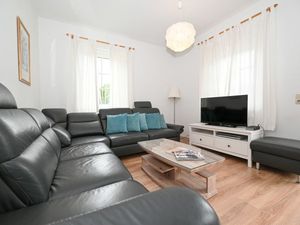 24026390-Ferienwohnung-8-Zell am See-300x225-2