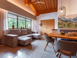 17981366-Ferienwohnung-8-Zell am See-300x225-0