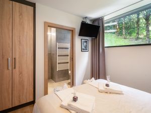 23858600-Ferienwohnung-8-Zell am See-300x225-2