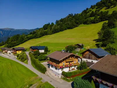 Außenseite Ferienhaus [Sommer]
