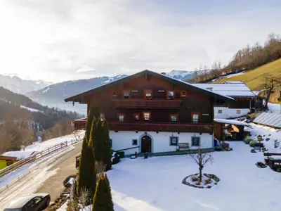 Außenseite Ferienhaus [Winter]