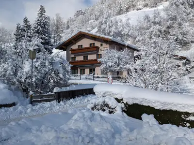 PXL_20231203_102926371.LONG_EXPOSURE