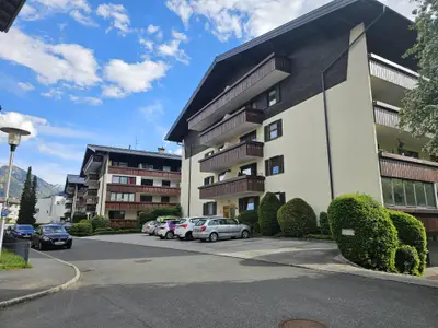 Parkplatzsituation / parking situation