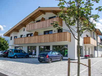 1_Tevini_Boutique_Suites_front