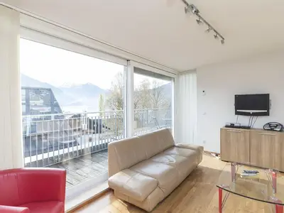 LIving lake view