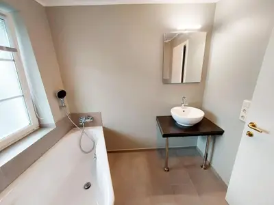 Badezimmer mit Badewanne