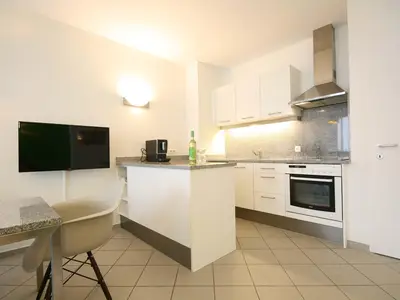 Küche mit TV, Top 1
