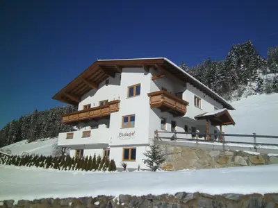 Außenseite Ferienhaus [Winter]