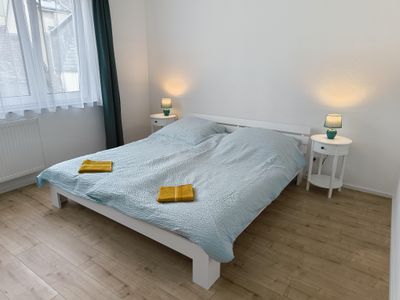 Schlafzimmer 1