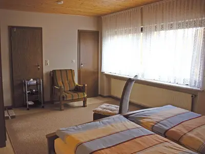 Schlafzimmer b