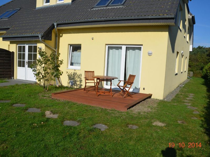 Vordere Terrasse und Hauseingang