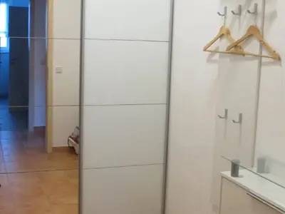 Ankleideraum mit Garderobe