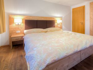 23952161-Ferienwohnung-4-Zermatt-300x225-5