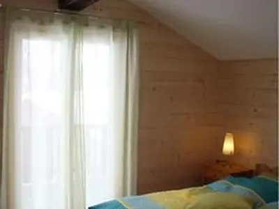 Bett 160cm breit, obere Etage, Balkon, Samson