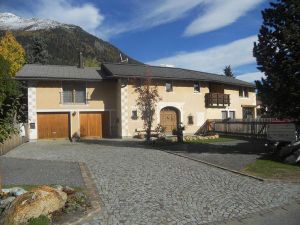 435744-Ferienwohnung-4-Zernez-300x225-1