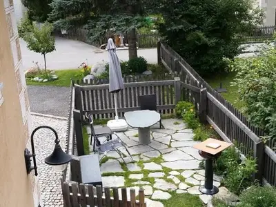 Garten- und GrillbereichParkplatz