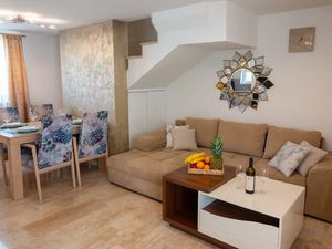 23917167-Ferienwohnung-3-Zgaljici-300x225-2