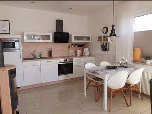 23551290-Ferienwohnung-4-Zierow-300x225-1