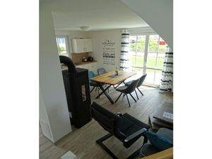 23920832-Ferienwohnung-5-Zierow-300x225-3