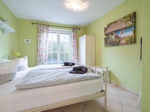 23014079-Ferienwohnung-4-Zingst (Ostseebad)-300x225-1