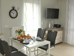 22336451-Ferienwohnung-4-Zingst (Ostseebad)-300x225-2