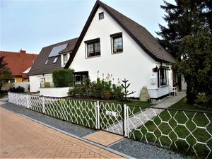 22935615-Ferienwohnung-2-Zingst (Ostseebad)-300x225-1