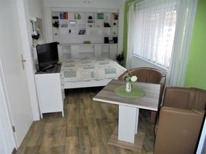 22936085-Ferienwohnung-2-Zingst (Ostseebad)-300x225-5