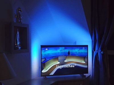 Wohnzimmer TV bei Nacht