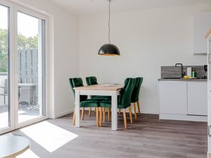 23882184-Ferienwohnung-2-Zingst (Ostseebad)-300x225-2