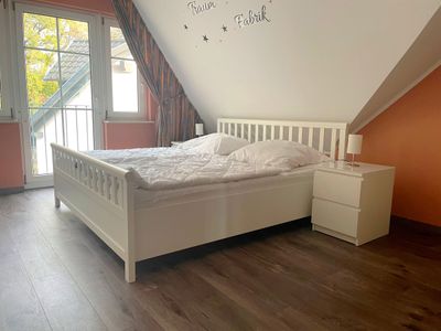 Schlafzimmer mit Doppelbett