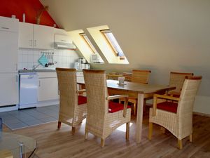 23871504-Ferienwohnung-4-Zingst (Ostseebad)-300x225-3