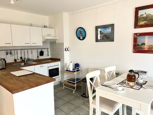 23833310-Ferienwohnung-3-Zingst (Ostseebad)-300x225-2