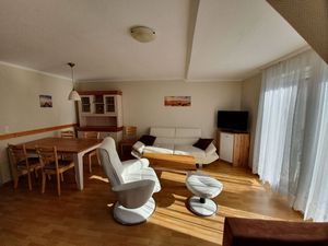 23833337-Ferienwohnung-5-Zingst (Ostseebad)-300x225-3