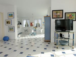 23833341-Ferienwohnung-3-Zingst (Ostseebad)-300x225-1