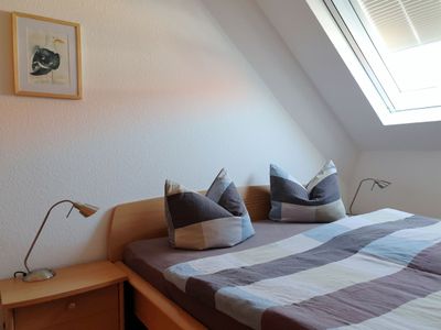 Schlafzimmer mit Doppelbett