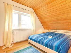 23939261-Ferienwohnung-3-Zingst (Ostseebad)-300x225-5