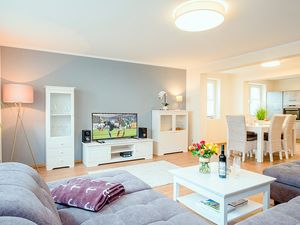 23948155-Ferienwohnung-6-Zingst (Ostseebad)-300x225-1