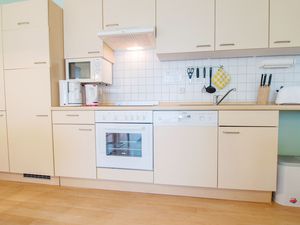 23871513-Ferienwohnung-4-Zingst (Ostseebad)-300x225-3