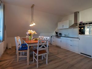 23971646-Ferienwohnung-4-Zingst (Ostseebad)-300x225-5